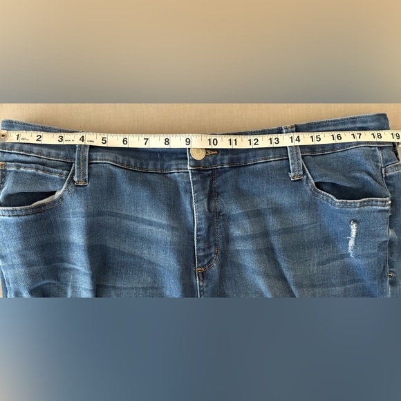 Boutique+ Women's Distressed Boyfriend Jeans - Picture 3 of 6